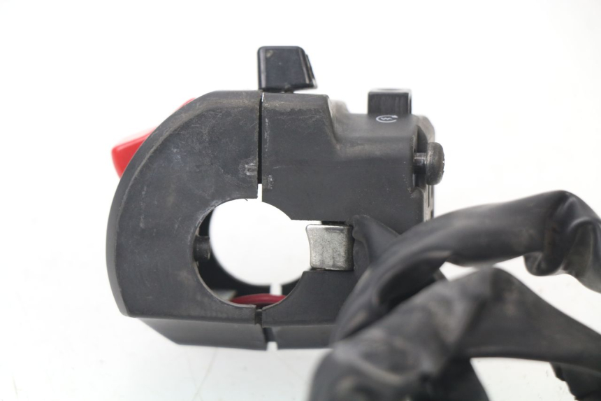 photo de RIGHT HANDLEBAR SWITCH YAMAHA FJR ABS 1300 (2006 - 2012)