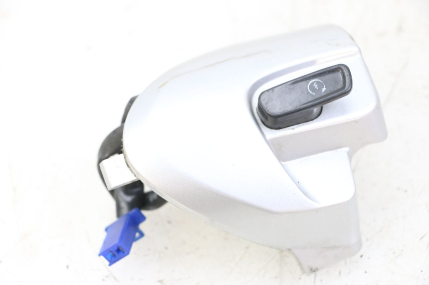 photo de RIGHT HANDLEBAR SWITCH YAMAHA NEOS NEO'S 4T 50 (2008 - 2016)
