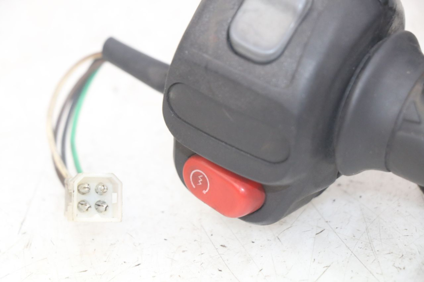 photo de RIGHT HANDLEBAR SWITCH YAMAHA YP MAJESTY 125 (2007 - 2010)