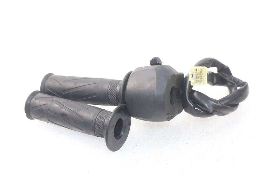 photo de RIGHT SWITCH YAMAHA YP X-MAX XMAX 400 (2014 - 2017)