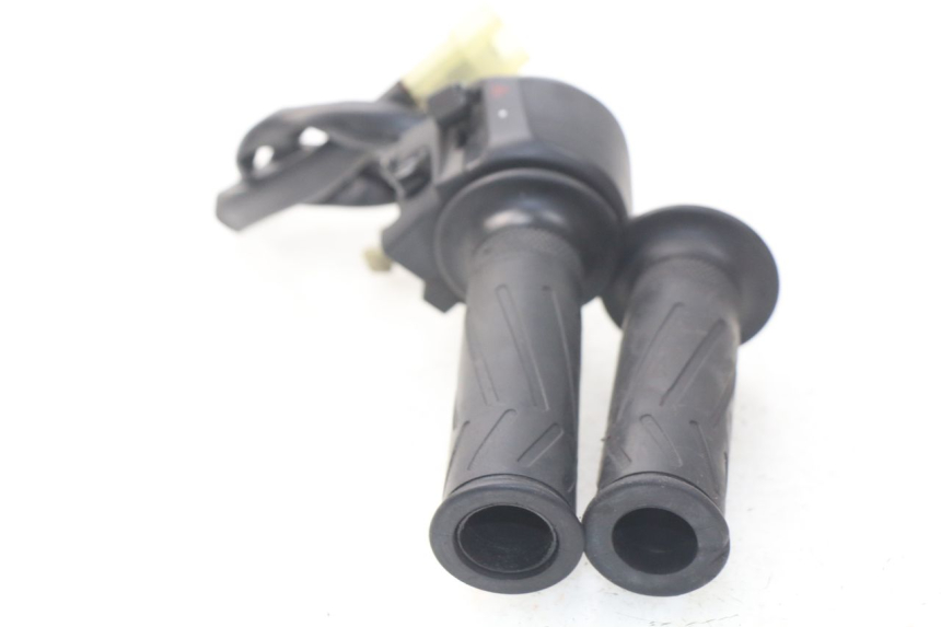 photo de RIGHT SWITCH YAMAHA YP X-MAX XMAX 400 (2014 - 2017)