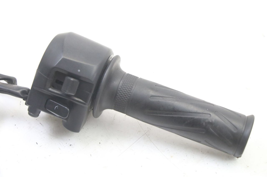 photo de RIGHT SWITCH YAMAHA YP X-MAX XMAX 400 (2014 - 2017)