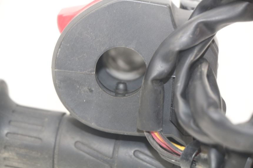 photo de RIGHT HANDLEBAR SWITCH KAWASAKI Z S 750 (2003 - 2006)