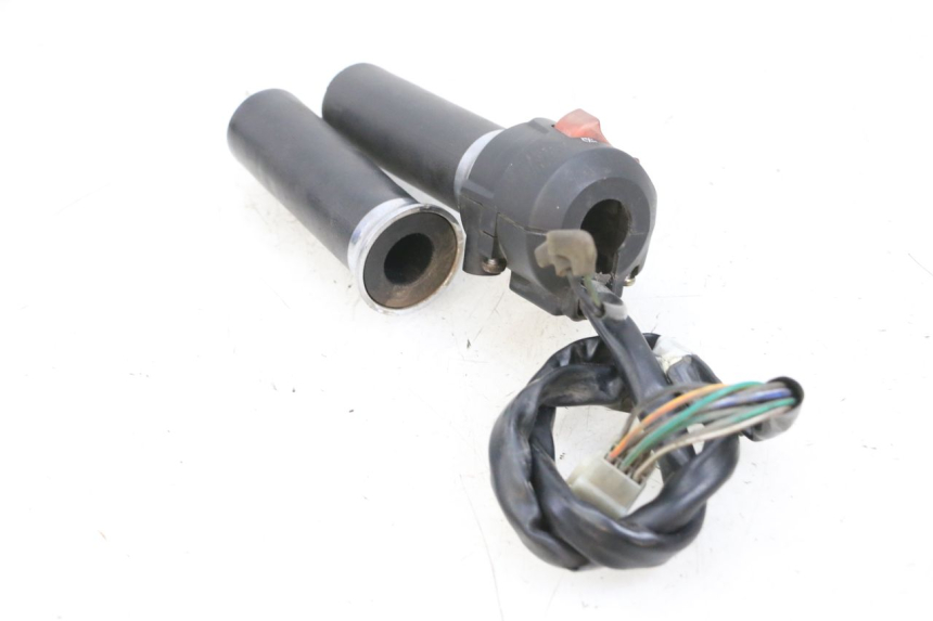 photo de RIGHT SWITCH KYMCO ZING 125 (1997 - 2003) - Surface and material condition