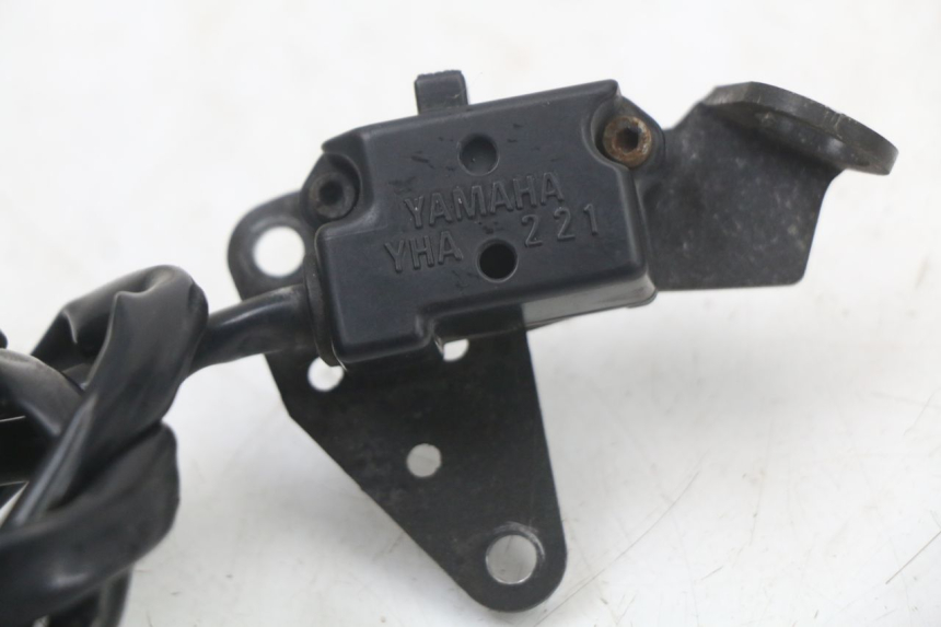 photo de HAZARD SWITCH YAMAHA FJR ABS 1300 (2006 - 2012)