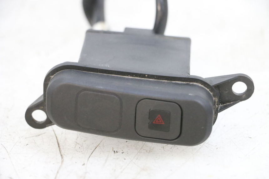 photo de HAZARD SWITCH SYM GTS EVO 125 (2009 - 2013) - Component detail