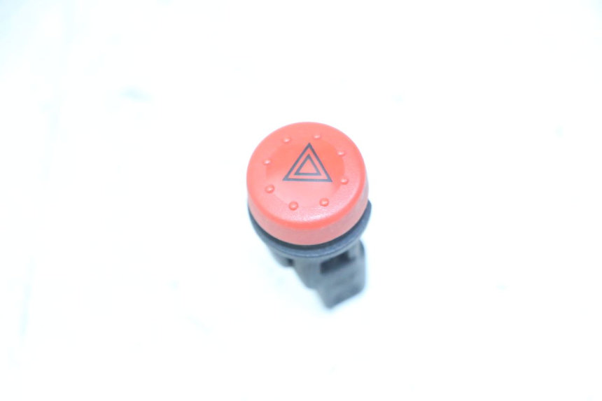 photo de HAZARD SWITCH PIAGGIO MP3 LT 300 (2010 - 2016)