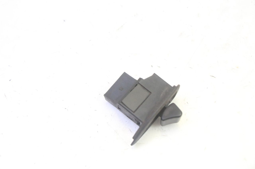 photo de TURN SIGNAL SWITCH PIAGGIO XEVO - X EVO 125 (2007 - 2016)