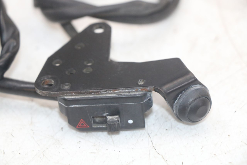 photo de HAZARD SWITCH YAMAHA FJR ABS 1300 (2006 - 2012)