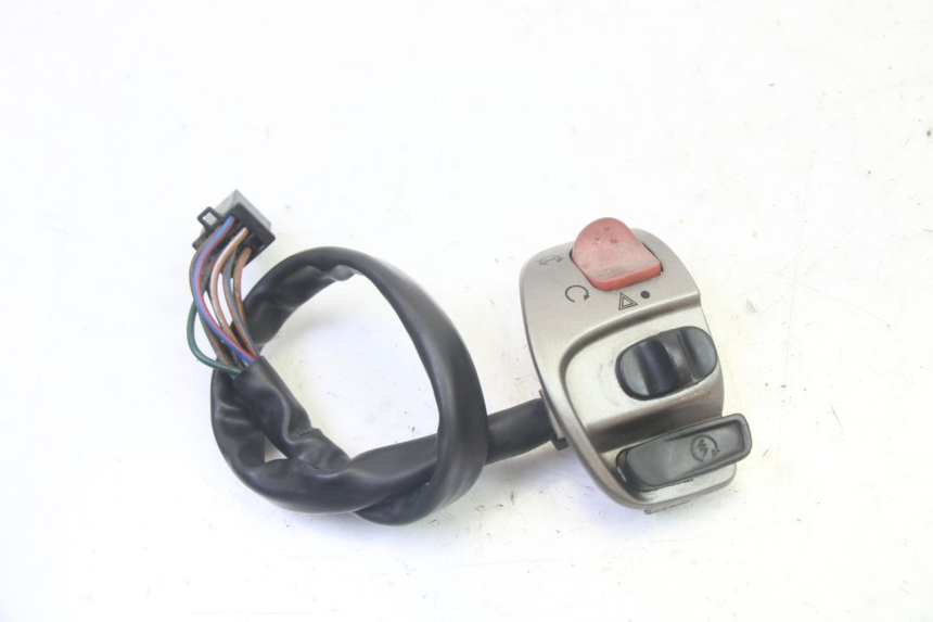 photo de LEFT SWITCH QUADRO 4 4D 350 (2015 - 2018)