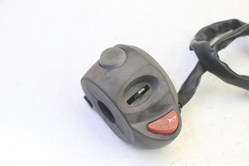 photo de LEFT SWITCH ADIVA AD3 300 (2014 - 2020)