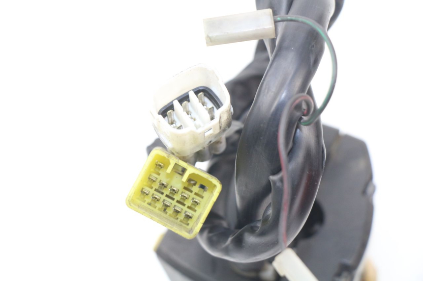 photo de LEFT HANDLEBAR SWITCH SUZUKI BURGMAN 650 (2002 - 2004)