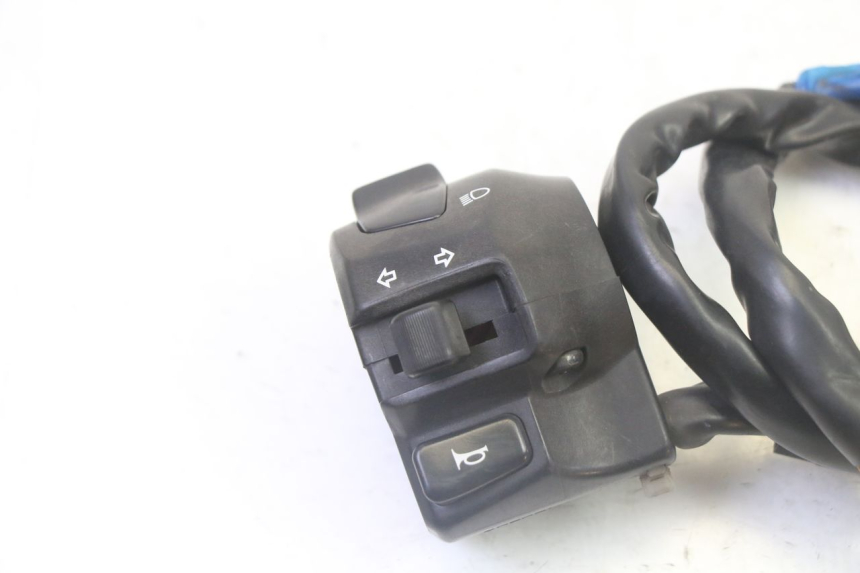 photo de LEFT HANDLEBAR SWITCH SUZUKI BURGMAN 125 (2007 - 2014)
