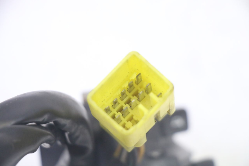 photo de LEFT HANDLEBAR SWITCH SUZUKI BURGMAN 125 (2007 - 2014)