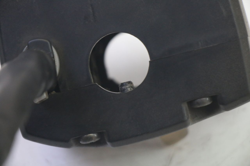 photo de LEFT SWITCH SUZUKI BURGMAN EXECUTIVE ABS 650 (2006 - 2012) - Fixing points details