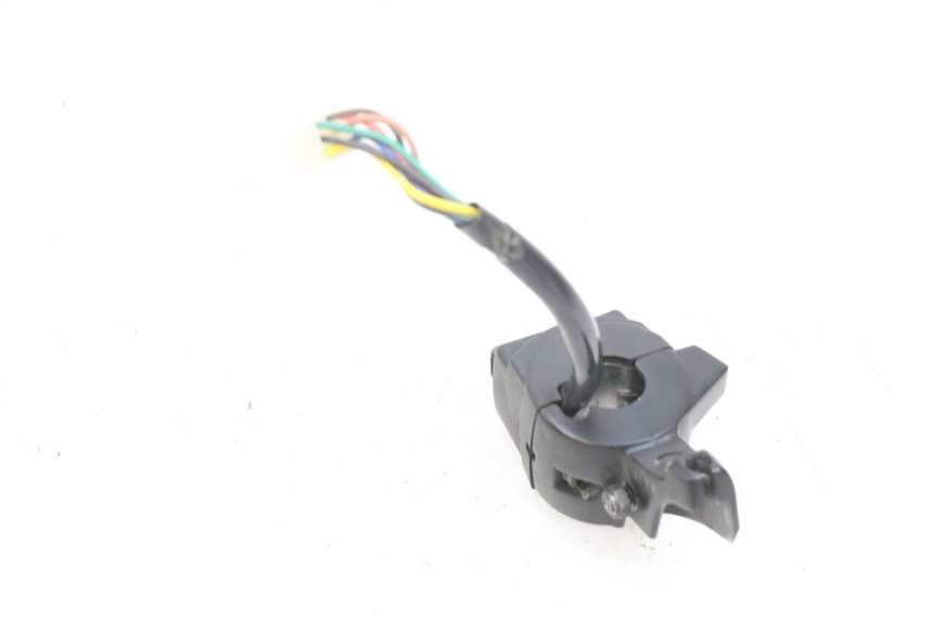 photo de LEFT HANDLEBAR SWITCH YAMAHA BW'S EASY 50 (2013 - 2016) - Fixing points details