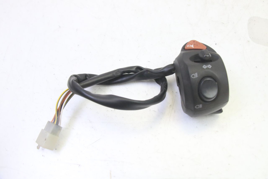 photo de LEFT HANDLEBAR SWITCH PEUGEOT CITYSTAR 50 (2013 - 2017)