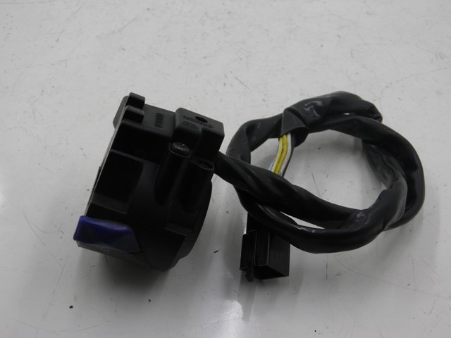 photo de LEFT SWITCH DERBI GP MAX 250 (2006 - 2008) - Component detail