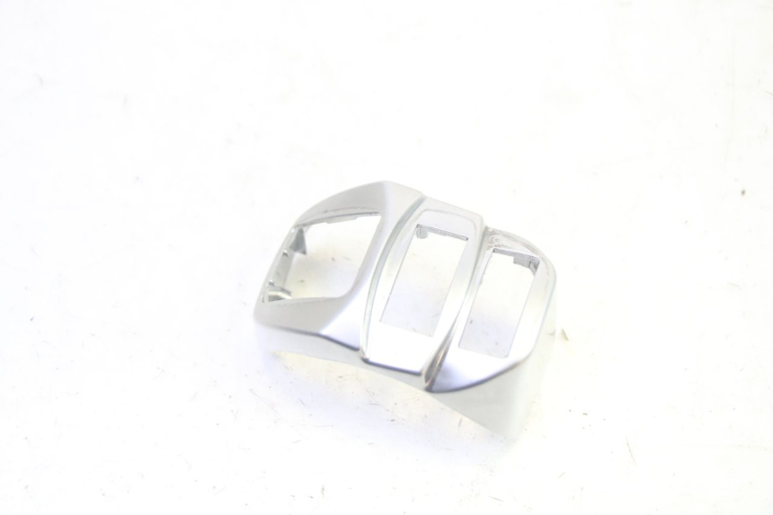 photo de LEFT SWITCH PEUGEOT DJANGO 4T 50 (2014 - 2019) - Zoom on usage condition