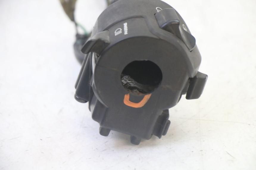 photo de LEFT HANDLEBAR SWITCH HONDA FES S-WING SWING ABS 125 (2007 - 2015)
