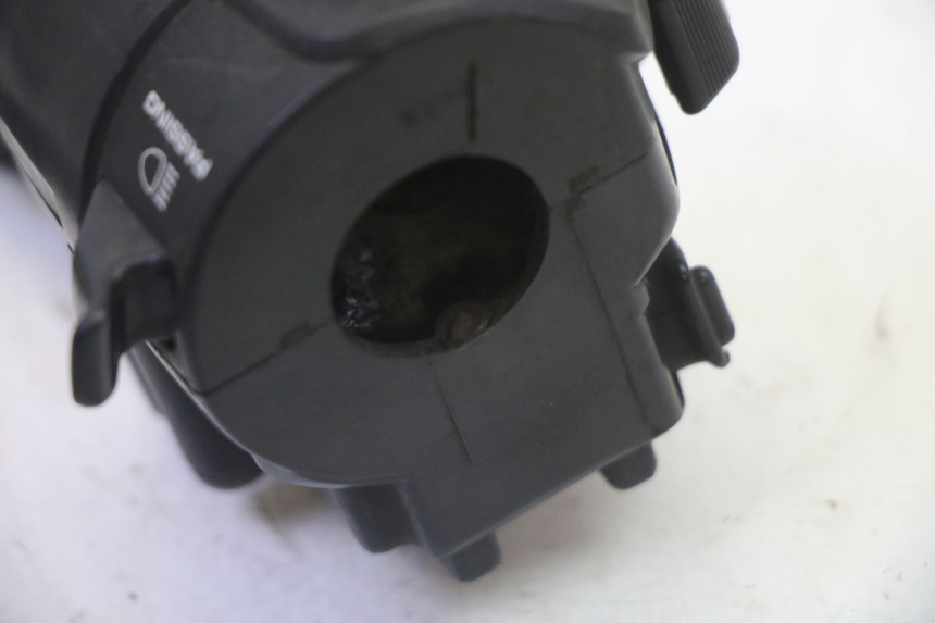 photo de LEFT HANDLEBAR SWITCH HONDA FES S-WING SWING ABS 125 (2007 - 2015)
