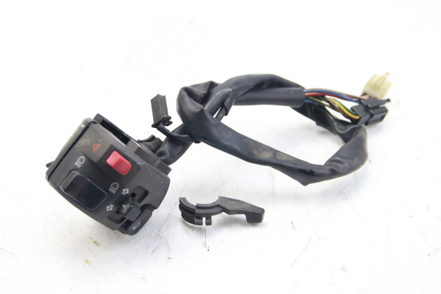photo de LEFT SWITCH YAMAHA FZS FAZER 600 (2001 - 2003)