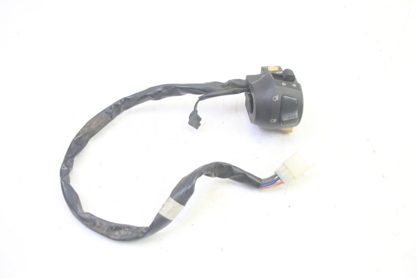 photo de LEFT SWITCH SYM GTS EVO 125 (2009 - 2013) - Alternative perspective