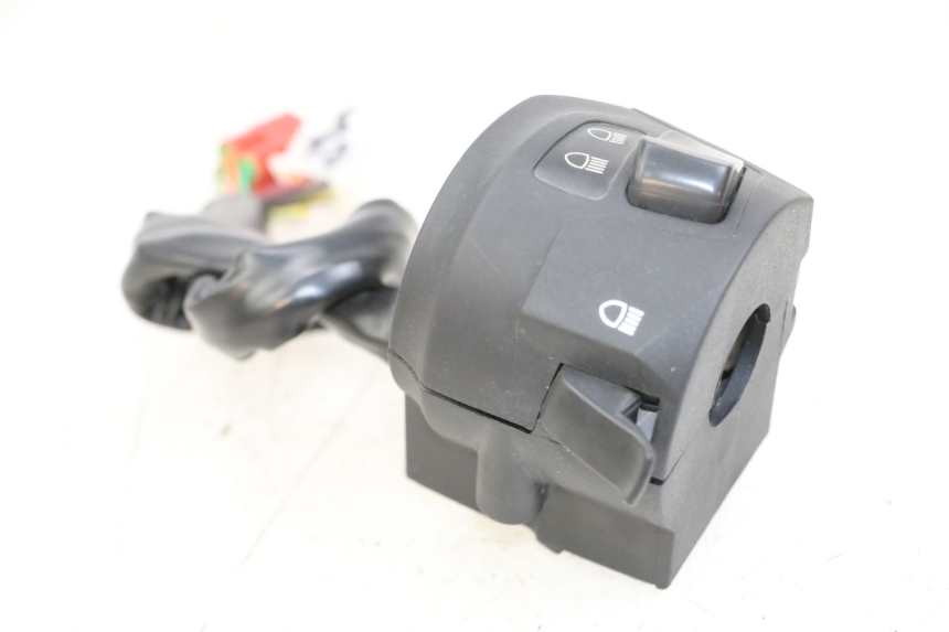 photo de LEFT SWITCH HUSQVARNA SVARTPILEN 401 (2018 - 2023)