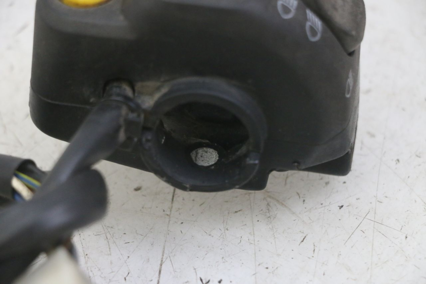 photo de LEFT SWITCH PEUGEOT JET FORCE CARBU 50 (2003 - 2016)