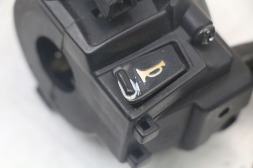 photo de LEFT HANDLEBAR SWITCH JONWAY AZTRAL 125 (2008 - 2017)