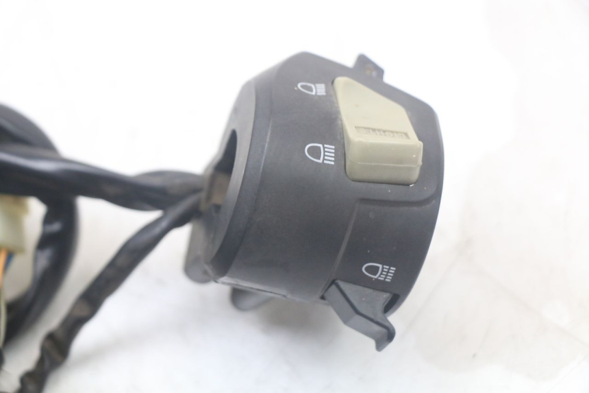 photo de LEFT HANDLEBAR SWITCH JONWAY AZTRAL 125 (2008 - 2017)