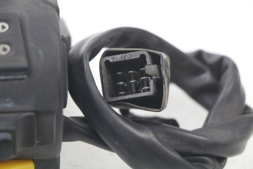 photo de LEFT HANDLEBAR SWITCH PEUGEOT KISBEE 2T 50 (2010 - 2017)