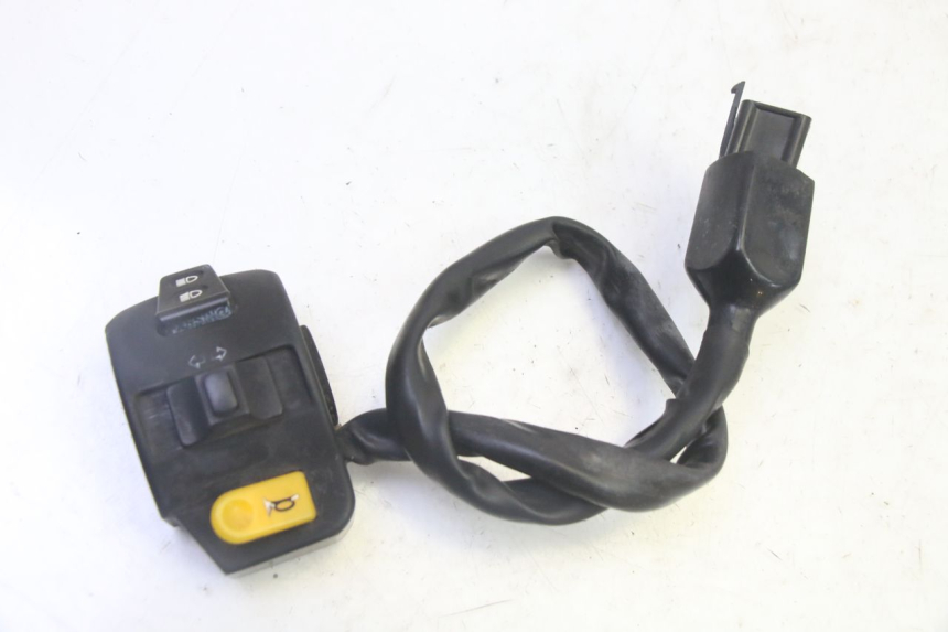 photo de LEFT HANDLEBAR SWITCH PEUGEOT KISBEE 2T 50 (2010 - 2017)