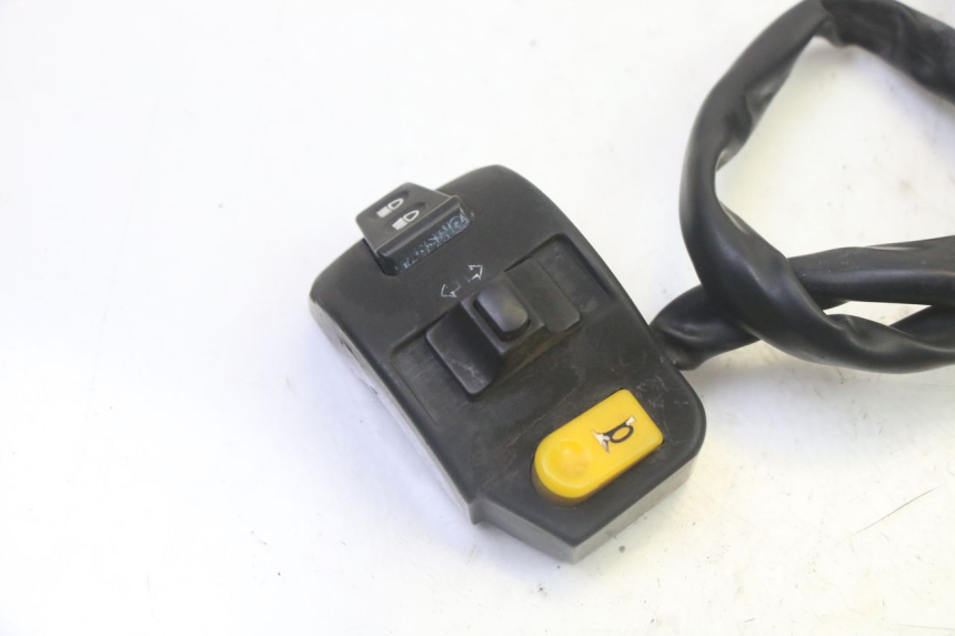 photo de LEFT HANDLEBAR SWITCH PEUGEOT KISBEE 2T 50 (2010 - 2017)