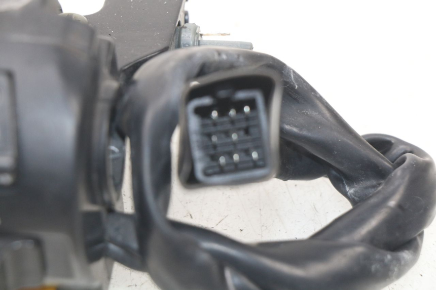 photo de LEFT HANDLEBAR SWITCH PEUGEOT KISBEE 4T 50 (2010 - 2017)