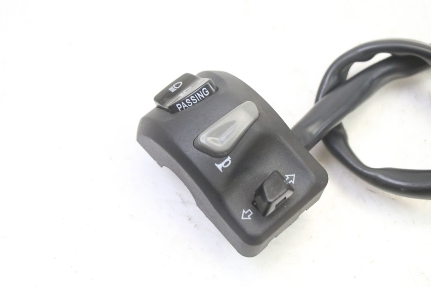 photo de LEFT HANDLEBAR SWITCH PEUGEOT KISBEE 4T 50 (2018 - 2022)