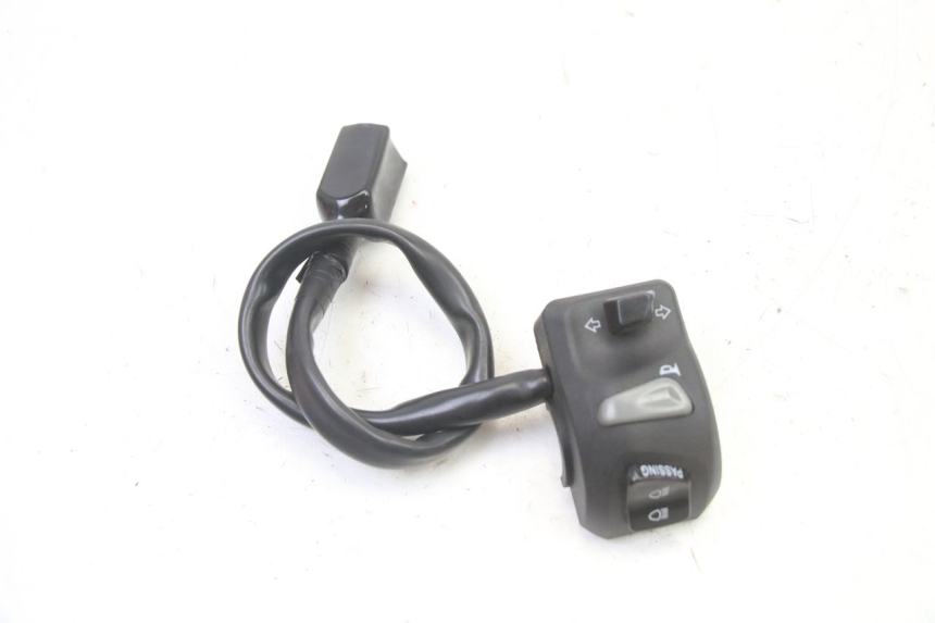 photo de LEFT HANDLEBAR SWITCH PEUGEOT KISBEE 4T 50 (2018 - 2022)