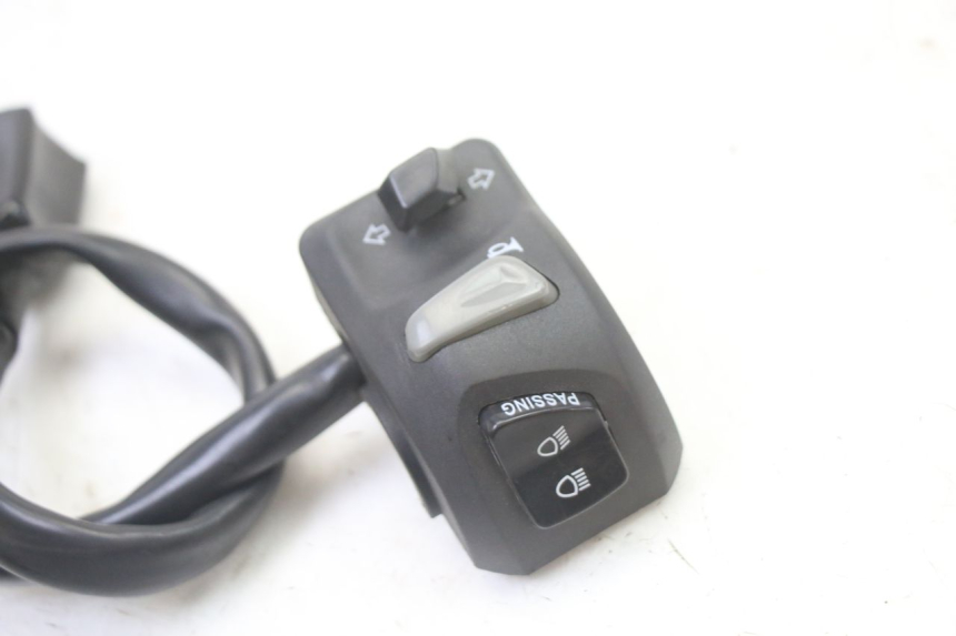 photo de LEFT HANDLEBAR SWITCH PEUGEOT KISBEE 4T 50 (2018 - 2022)
