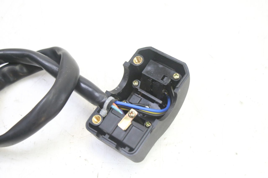 photo de LEFT HANDLEBAR SWITCH PEUGEOT KISBEE 4T 50 (2018 - 2022)