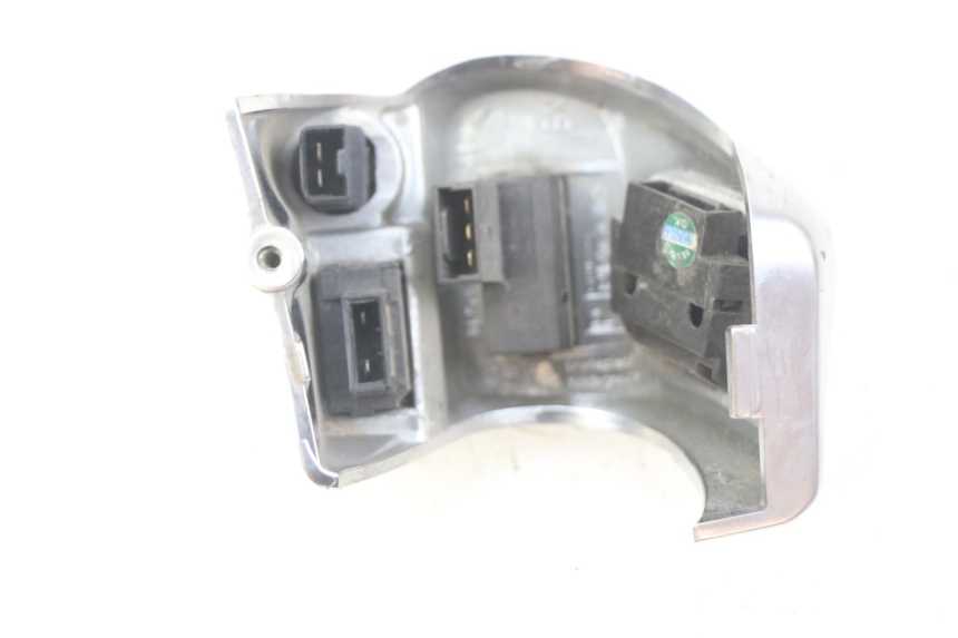 photo de LEFT HANDLEBAR SWITCH PIAGGIO MP3 125 (2006 - 2014)