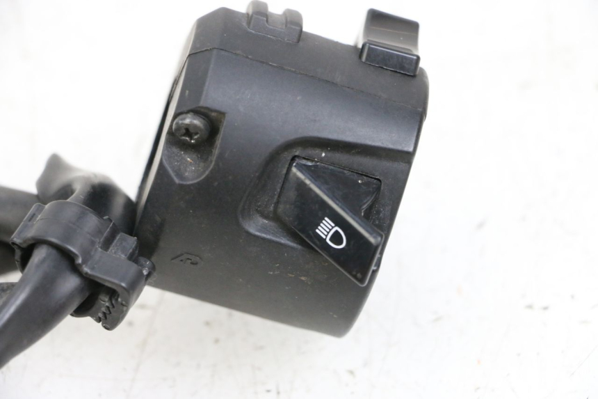 photo de LEFT SWITCH YAMAHA MT-07 MT07 ABS 700 (2018 - 2020) - Zoom on usage condition