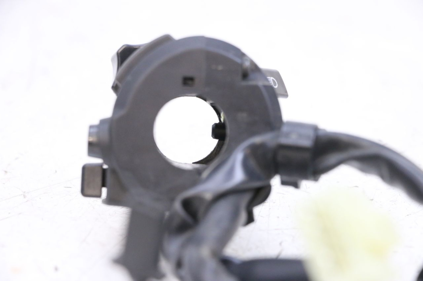 photo de LEFT SWITCH YAMAHA MT-07 MT07 ABS 700 (2018 - 2020) - Technical close-up
