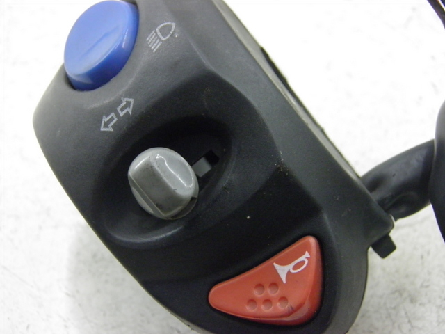 photo de LEFT HANDLEBAR SWITCH PEUGEOT ELYSTAR 50 (2002 - 2014)