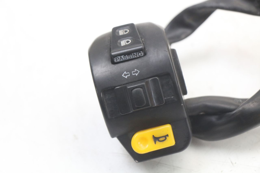 photo de LEFT HANDLEBAR SWITCH PEUGEOT KISBEE 2T 50 (2010 - 2017)