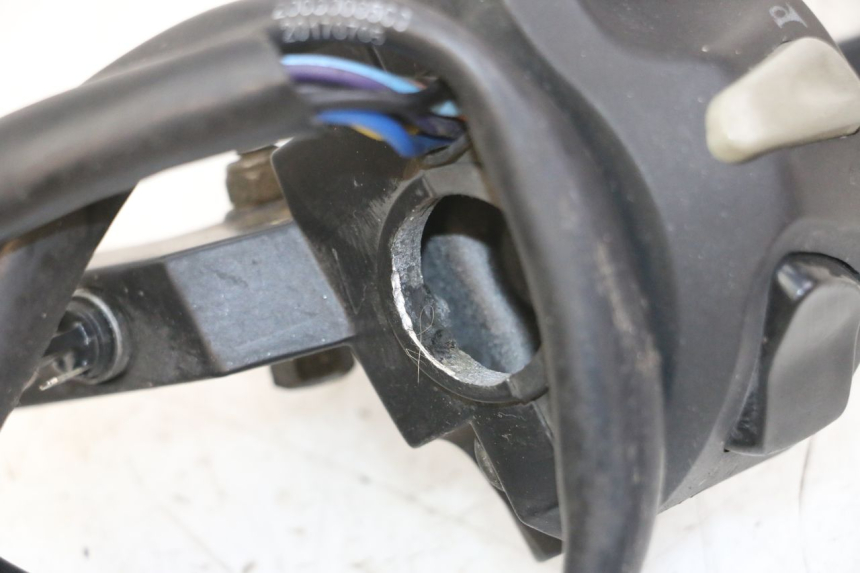 photo de LEFT HANDLEBAR SWITCH PEUGEOT KISBEE 4T 50 (2010 - 2017)