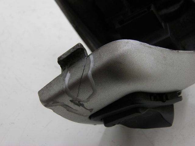 photo de LEFT SWITCH PIAGGIO BEVERLY 125 (2005 - 2007) - Alternative perspective