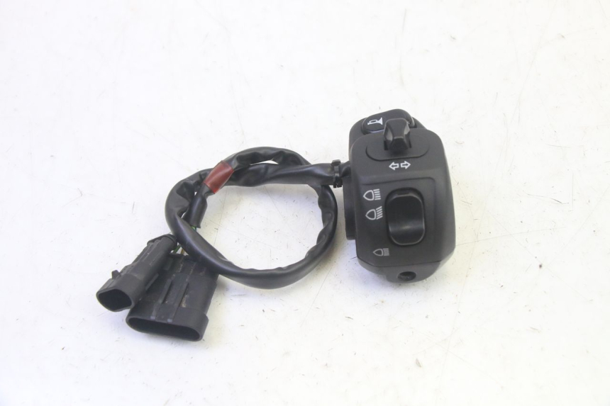 photo de LEFT SWITCH LIGIER PULSE 3 1 (2014 - 2020) - Zoom on usage condition