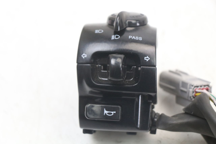 photo de LEFT SWITCH ROYAL ENFIELD CONTINENTAL GT 650 (2019 - 2024)