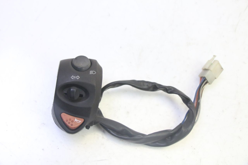 photo de LEFT HANDLEBAR SWITCH PEUGEOT SATELIS 125 (2006 - 2009)