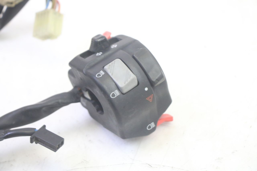 photo de LEFT SWITCH YAMAHA TDM ABS 900 (2002 - 2014) - Technical close-up